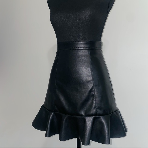H&M Flared Faux Leather Skirt - Picture 6 of 11